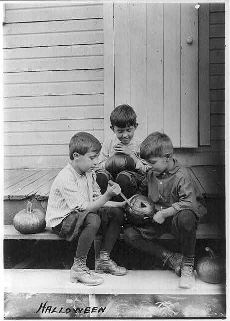 Carving Jack O’Lanterns. From the collections of the Library of Congress Prints and Photographs Division. LCCN Permalink: https://lccn.loc.gov/2002707190
