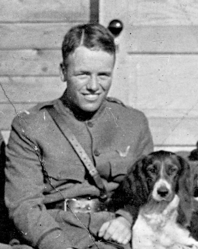 Teniente Quentin Roosevelt en 1917 o 1918. Foto de la United States Air Force.